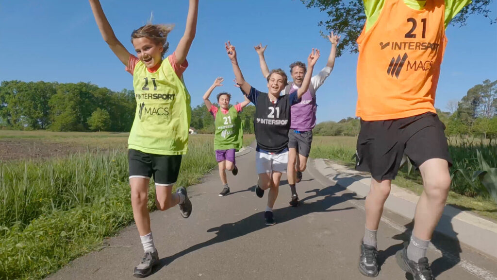Des ados qui font du running
